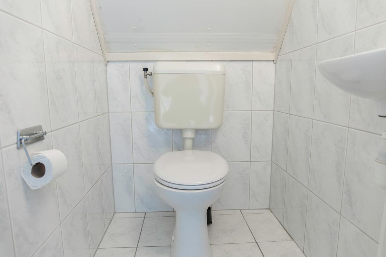 Bungalow 6 Op Recreatiepark De Wielen Sint Maarten Eksteriør billede
